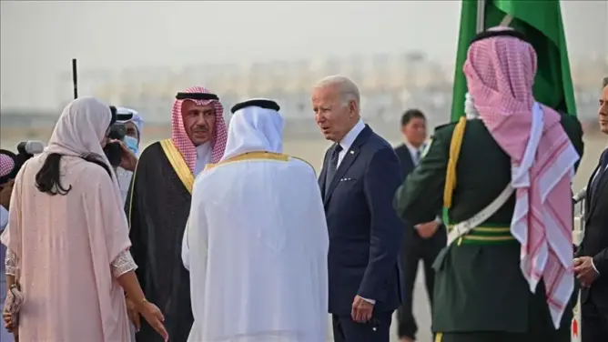 بايدن يحل بالسعودية قادما من تل أبيب.. واندماج إسرائيل مع العالم العربي ضمن مباحثاته