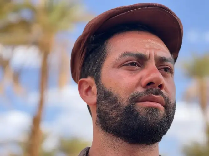 بشخصية “عزيز”.. الممثل مراد حميمو بطل فيلم “سيروكو”