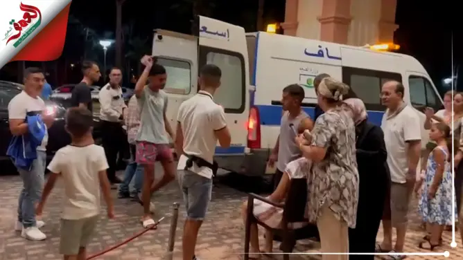 حصري .. لحظة نقل ضحايا التسمم الغذائي بفندق خمس نجوم وسط مدينة السعيدية