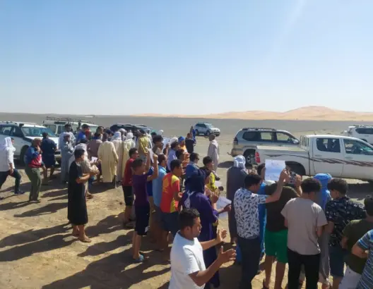 التحديد الإداري لرمال “مرزوكة” يخرج ساكنة “أيت خباش” للاحتجاج نواحي الرشيدية