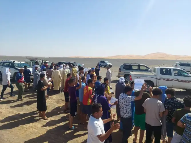 التحديد الإداري لرمال “مرزوكة” يخرج ساكنة “أيت خباش” للاحتجاج نواحي الرشيدية