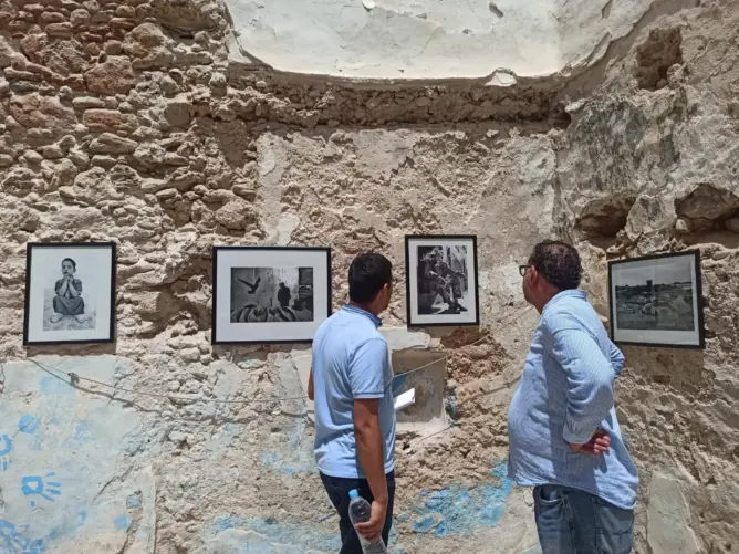 نظرات صويرية.. معرض صور فوتوغرافية مفتوح بدروب الصويرة (صور)