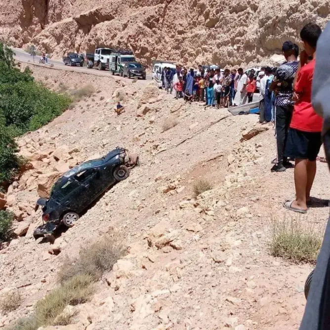 انقلاب سيارة خفيفة بمنعرج خطير نواحي تنغير