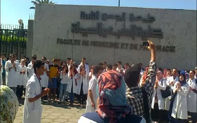 تسريب امتحانات الطب يثير جدلا بالمغرب وسط اتهامات بالتلاعب بأرواح المغاربة