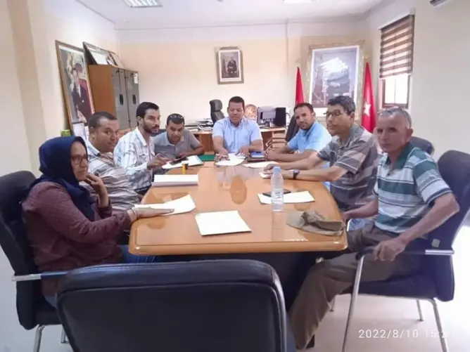 بعد جلسة حوار .. موظفو جماعة تنغير يعلقون إضرابهم