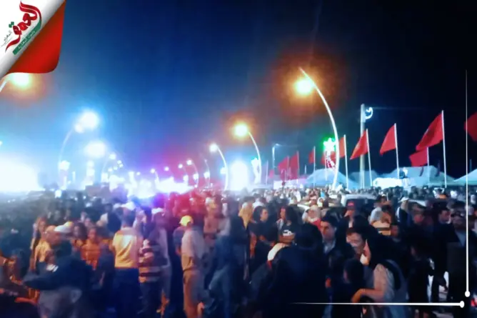 أمواج بشرية تشل حركة السير بموسم مولاي عبد الله أمغار