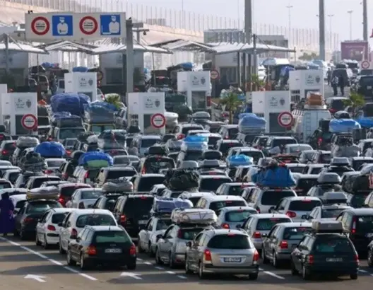 مدة الانتظار تتجاوز 18 ساعة.. اكتظاظ معبر سبتة يرفع مطالب إسبانية باتفاق جديد مع المغرب