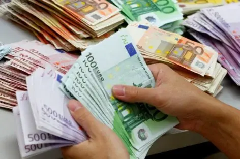 أزمة “العملة الصعبة” وتأخر الرقمنة .. وحوش تلتهم تمويل التجارة الإفريقية