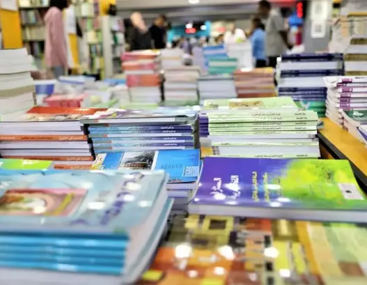 “البيع المشروط” يثقل كاهل الآباء بالعيون.. ومطالب للوالي بتدخل عاجل لزجر المكتبات المخالفة