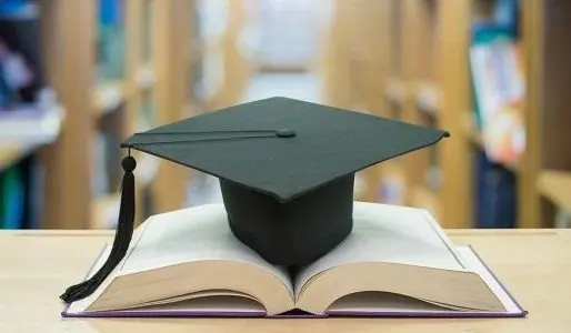 الحكومة توافق على تدقيق وتجويد مسطرة منح الدكتوراه الفخرية بالجامعات