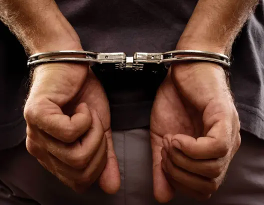 تفكيك شبكة لاستغلال القاصرات بقرية با محمد.. توقيف نافذين وسياسيين وسط تواصل التحقيقات