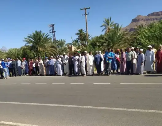 سكان بضواحي زاكورة يتظاهرون للمطالبة بمنع شركة من استخراج المياه الجوفية (صور)