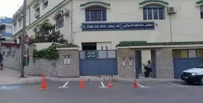 أمن طنجة يوقف مستشارا بمقاطعة السواني بتهمة “النصب والتزوير” و”شيكات بدون رصيد”