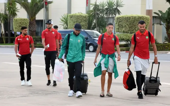 بعثة المنتخب المغربي تشد الرحال إلى إسبانيا لمواجهة الشيلي والبارغواي