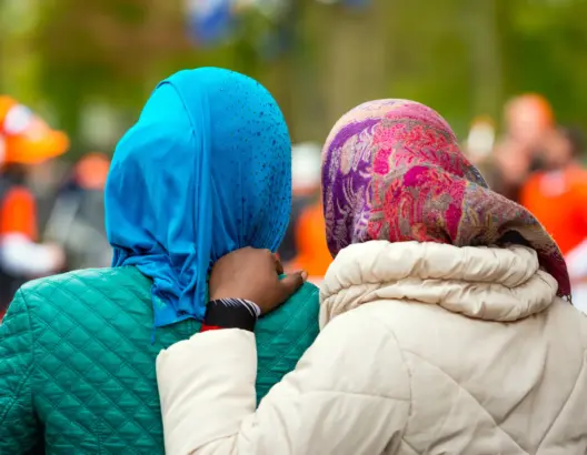 استطلاع رأي: 65% من المغاربة مع إجبارية ارتداء النساء للحجاب