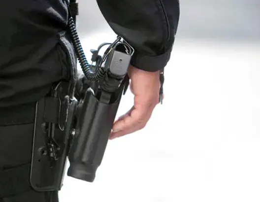 شرطي يطلق النار على عناصر السلطة المحلية والقوات المساعدة بمراكش ويصيب شخصين