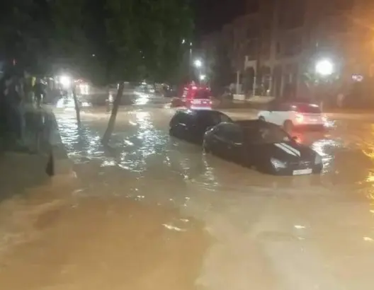 ساعات قليلة من الأمطار تُغرق تنغير.. ومطالب بمراقبة مشاريع البنى التحتية