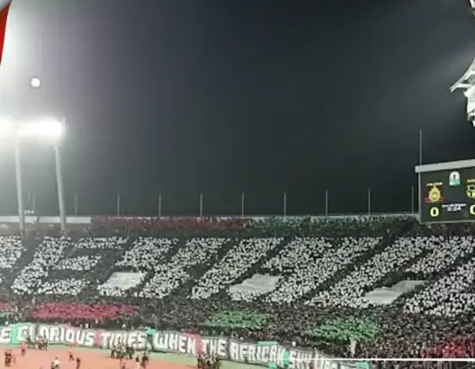ابداعات الكورفاتشي تعود بقوة.. جماهير الجيش تخلق الحدث بتيفو (فيديو)