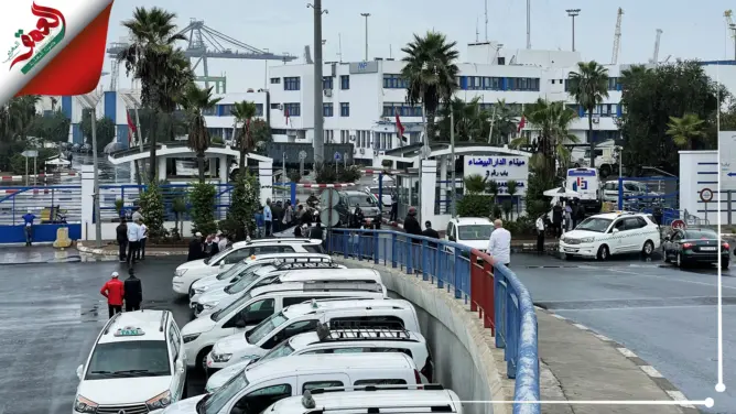 منع “الطاكسيات” من ولوج أرصفة ميناء البيضاء يُشعل غضب السائقين