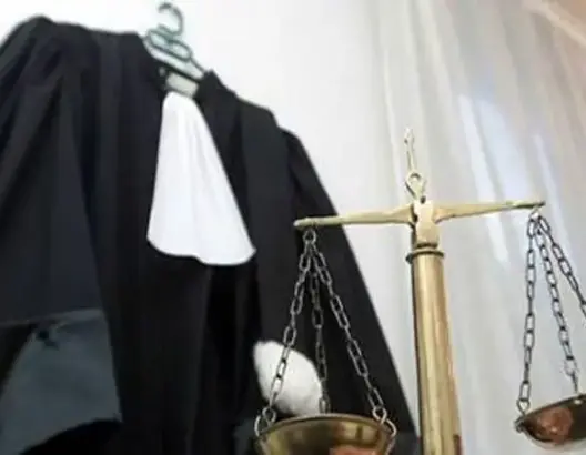 الحكومة تراجع نظام الضريبة على المحامين وتقترح تسبيقات مالية قبل الإقرار السنوي للدخل