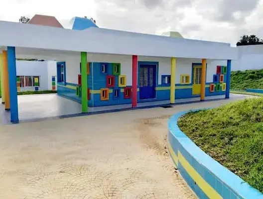 الحكومة تعد ببناء 224 مدرسة و3 مستشفيات جامعية في 2023