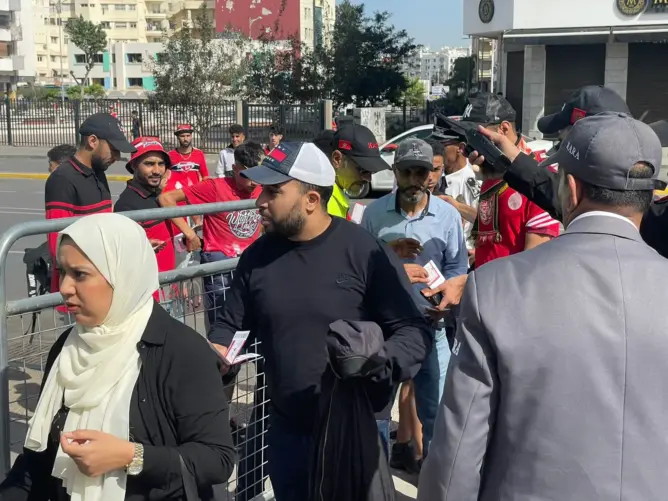 “ديربي البيضاء” يحبس الأنفاس .. استنفار أمني لتأمين مباراة الوداد والرجاء