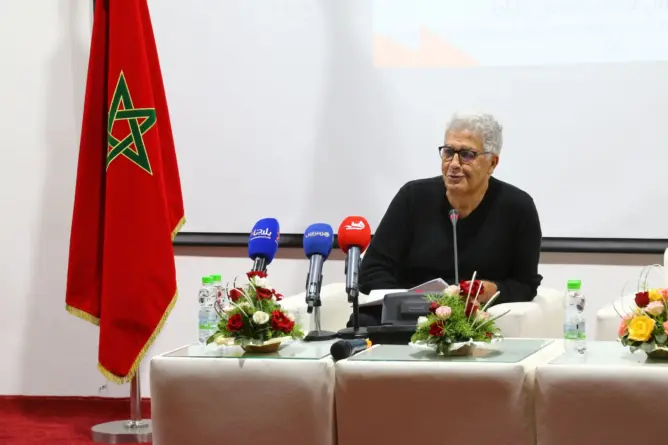 الطوزي: التلفزة امتداد للصراع السياسي والإعلام الرقمي أتاح “سيطرة العصاميين” (فيديو)