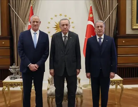 لقاء أردوغان وغانتس.. هل ترضخ تركيا لضغوط إسرائيل وتطرد قادة “حماس”؟