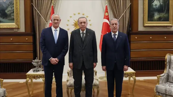 لقاء أردوغان وغانتس.. هل ترضخ تركيا لضغوط إسرائيل وتطرد قادة “حماس”؟