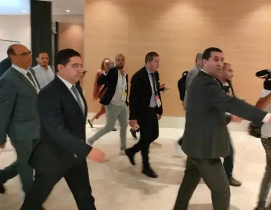 بوريطة يصل إلى الجزائر في أول زيارة رسمية منذ قطع العلاقات بين البلدين