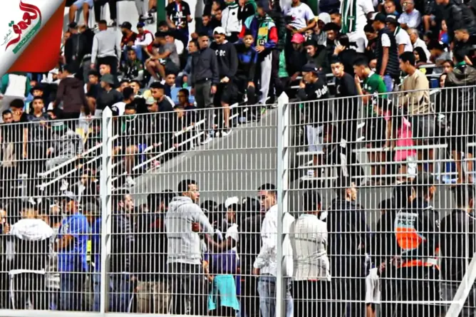 الجمهور الجديدي يغادر المدرجات في الشوط الأول