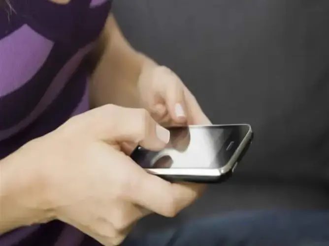 الانتحال الإلكتروني يخلف آلاف الضحايا في مواقع المواعدة العاطفية .. والقانون قد لا يحميهم