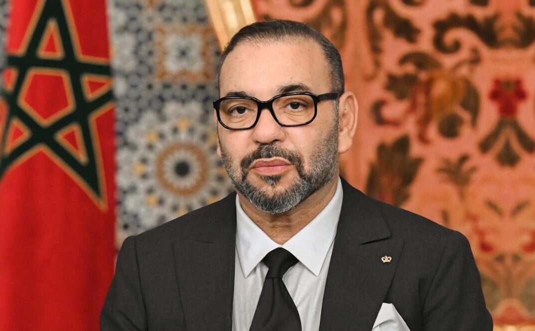 الملك معزيا أسرة الصحفي العمراني: فقدت الساحة الإعلامية الوطنية رائدا من روادها