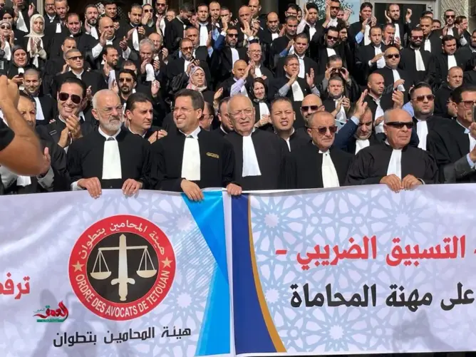 حقوقيون يدعون الحكومة للتراجع عن الضرائب الجديدة المفروضة على هيئات مهنية
