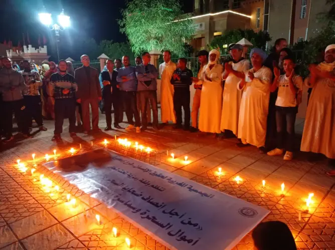 في وقفة احتجاجية.. حقوقيون بزاكورة يوقدون الشموع بحثا عن إنصاف “ضحايا الشعوذة”