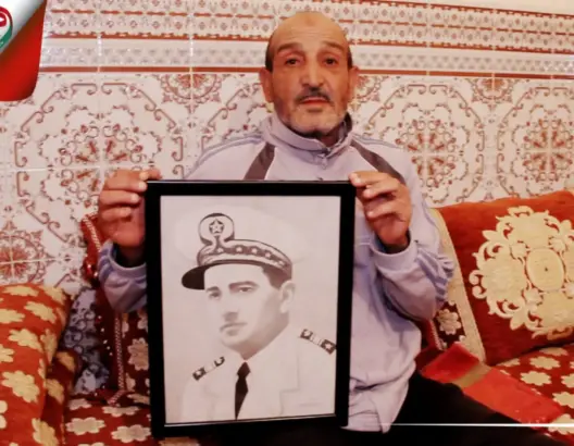 يحتفظ بصورة محمد الخامس منذ 75 عاما.. ابن مقاوم: أوصاني والدي بإيصالها للقصر (فيديو)
