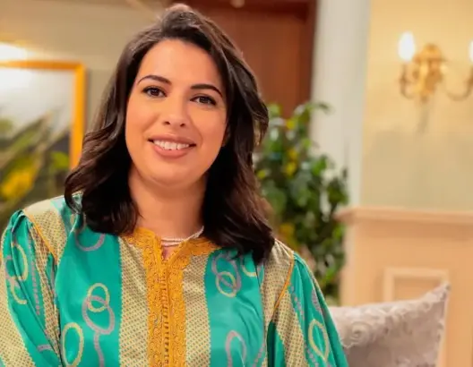 بعد 15 عاما من البطالة.. مونية لمكيمل تتبنى صرخة “المعطلين” وتنتقد الشطط في السلطة