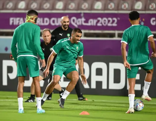 بحضور حمد الله.. المنتخب المغربي يخوض أول حصة تدريبية بقطر