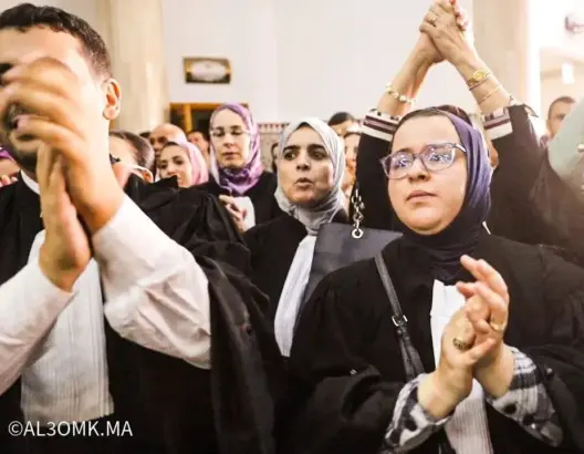أخنوش يلتقي بممثلي المحامين والحكومة تتخذ 3 إجراءات لوقف الاحتقان