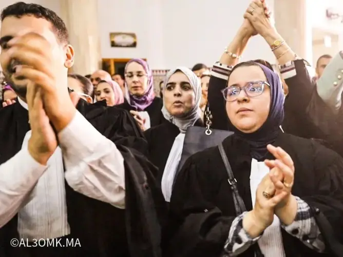 أخنوش يلتقي بممثلي المحامين والحكومة تتخذ 3 إجراءات لوقف الاحتقان