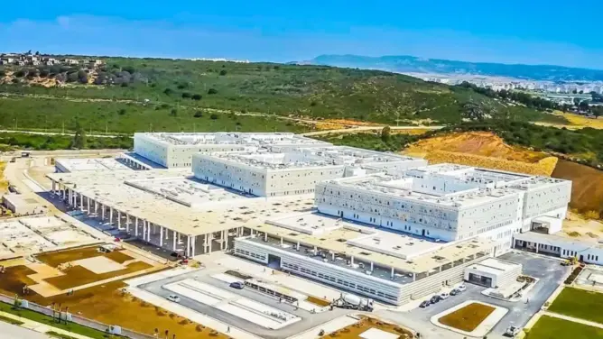 وفاة منظفة جراء سقوطها من الطابق الثاني بالمستشفى الجامعي لطنجة