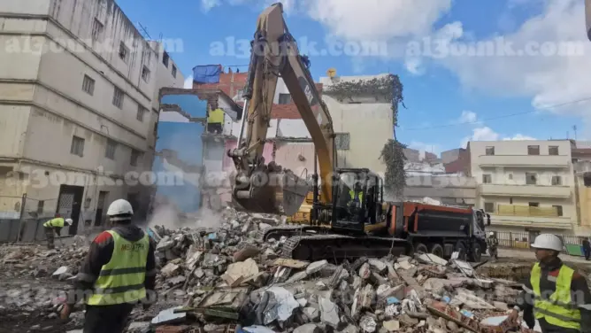 مشروع حماية طنجة من الفيضانات يدفع السلطات لهدم منازل قرب وادٍ (فيديو)