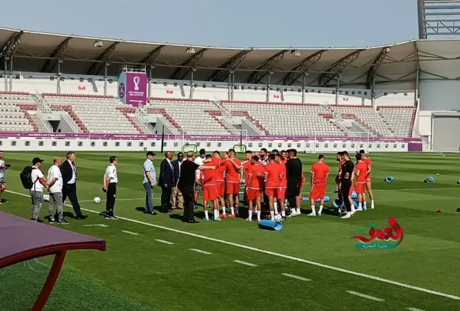 حديث مطول بين الركراكي وبوفال وزيارة موتسيبى يخطفان الأضواء في تداريب الأسود