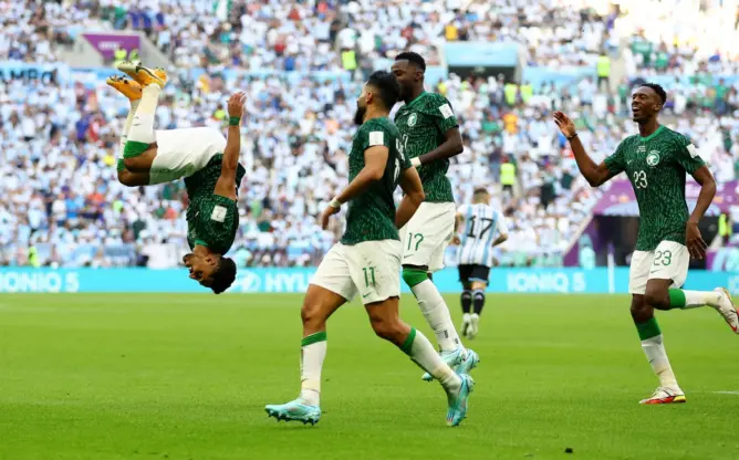 في مباراة بطولية.. السعودية تحقق فوزا تاريخيا أمام الأرجنتين بمونديال قطر