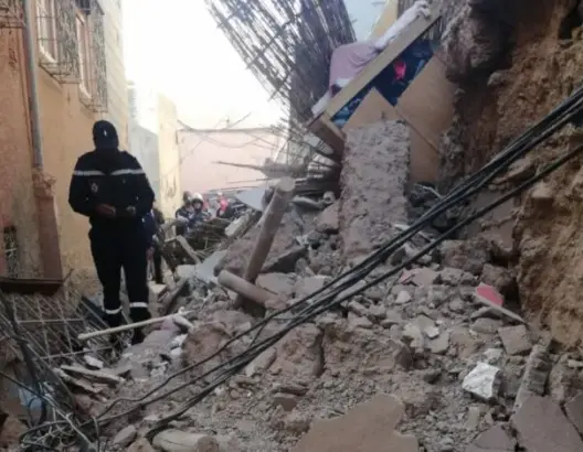 إنقاذ طفلة من تحت الأنقاض بعد انهيار منزل عائلتها بمراكش (صور)