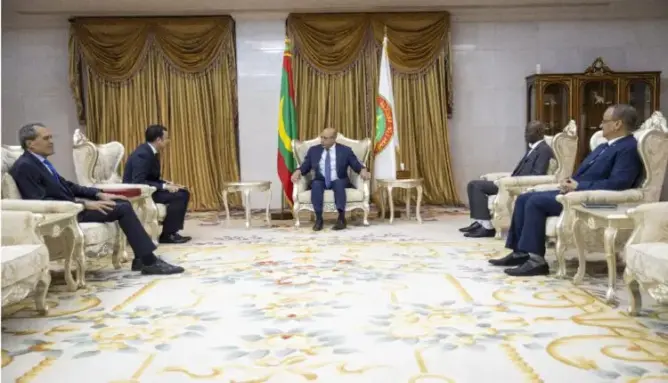 الرئيس الموريتاني يستقبل الوزير السكوري حاملا رسالة من الملك محمد السادس