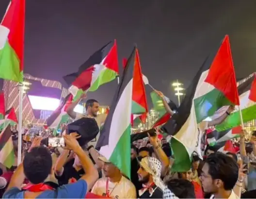 “الغارديان” البريطانية ترصد نبذ إسرائيل في مونديال قطر مقابل حضور بارز لفلسطين