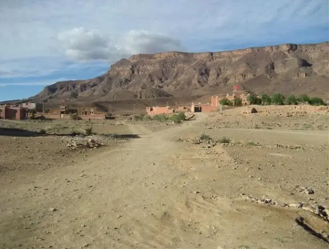 زاكورة.. السماح لشركة منجمية بحفر بئر بجماعة مزكيطة بعد نزاع مع الساكنة