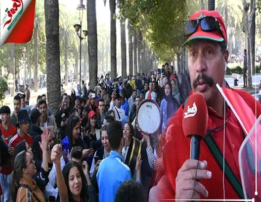 الجماهير المغربية بفاس تغزو شوارع المدينة فرحا بفوز الأسود