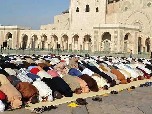 الملك يأمر بإقامة صلاة الاستسقاء بمصليات ومساجد المملكة غدا الثلاثاء